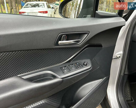 Сірий Тойота C-HR, об'ємом двигуна 1.2 л та пробігом 42 тис. км за 20000 $, фото 13 на Automoto.ua