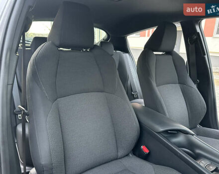 Сірий Тойота C-HR, об'ємом двигуна 1.2 л та пробігом 42 тис. км за 18950 $, фото 121 на Automoto.ua