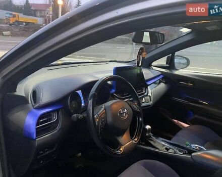 Сірий Тойота C-HR, об'ємом двигуна 1.2 л та пробігом 42 тис. км за 22250 $, фото 5 на Automoto.ua