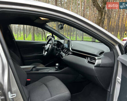 Сірий Тойота C-HR, об'ємом двигуна 1.2 л та пробігом 42 тис. км за 20000 $, фото 15 на Automoto.ua