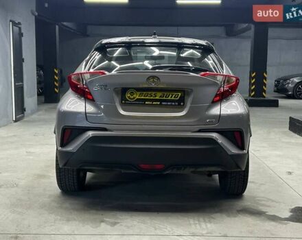 Серый Тойота C-HR, объемом двигателя 1.2 л и пробегом 41 тыс. км за 23000 $, фото 4 на Automoto.ua