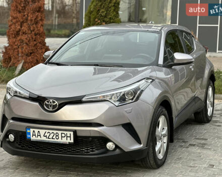 Сірий Тойота C-HR, об'ємом двигуна 1.2 л та пробігом 42 тис. км за 18950 $, фото 40 на Automoto.ua