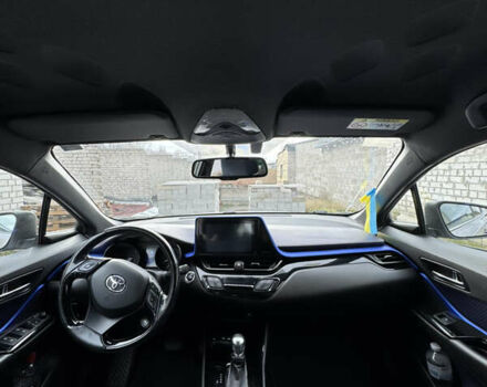 Серый Тойота C-HR, объемом двигателя 1.2 л и пробегом 82 тыс. км за 21800 $, фото 6 на Automoto.ua
