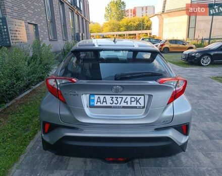 Тойота C-HR 2016 у Львові на Automoto.ua Сірий Тойота C-HR, об'ємом двигуна 1.2 л та пробігом 96 тис. км за 17500 $, фото 4 на Automoto.ua