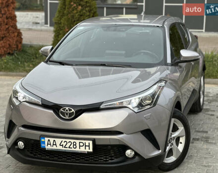 Сірий Тойота C-HR, об'ємом двигуна 1.2 л та пробігом 42 тис. км за 18950 $, фото 16 на Automoto.ua