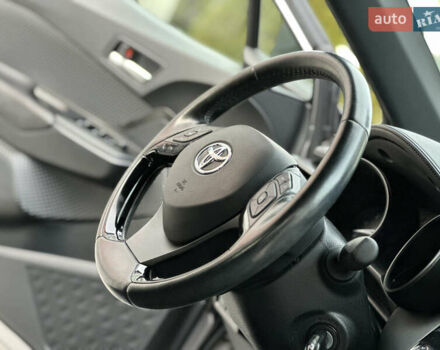 Сірий Тойота C-HR, об'ємом двигуна 1.2 л та пробігом 42 тис. км за 18950 $, фото 110 на Automoto.ua