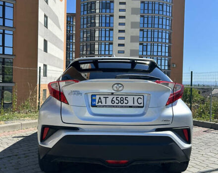 Серый Тойота C-HR, объемом двигателя 1.2 л и пробегом 126 тыс. км за 17999 $, фото 4 на Automoto.ua