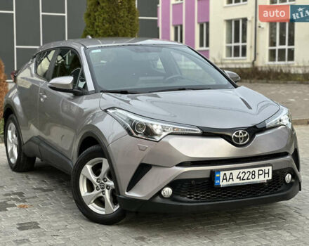 Сірий Тойота C-HR, об'ємом двигуна 1.2 л та пробігом 42 тис. км за 18950 $, фото 13 на Automoto.ua