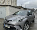 Серый Тойота C-HR, объемом двигателя 1.2 л и пробегом 82 тыс. км за 21800 $, фото 1 на Automoto.ua