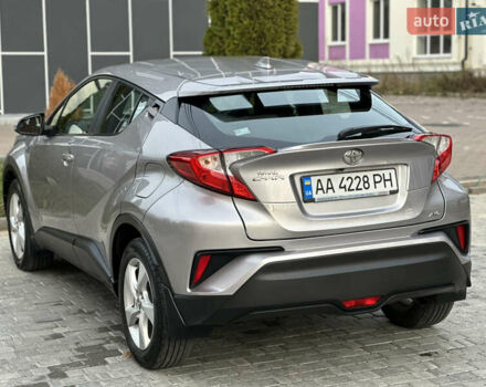 Сірий Тойота C-HR, об'ємом двигуна 1.2 л та пробігом 42 тис. км за 18950 $, фото 52 на Automoto.ua