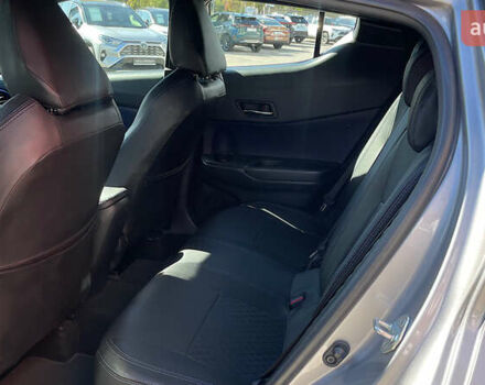 Серый Тойота C-HR, объемом двигателя 1.2 л и пробегом 92 тыс. км за 19116 $, фото 9 на Automoto.ua