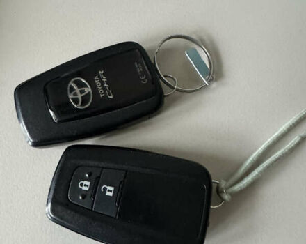 Серый Тойота C-HR, объемом двигателя 1.2 л и пробегом 82 тыс. км за 21800 $, фото 17 на Automoto.ua