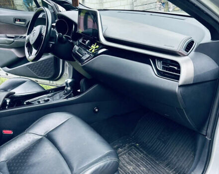 Сірий Тойота C-HR, об'ємом двигуна 1.2 л та пробігом 178 тис. км за 17500 $, фото 15 на Automoto.ua
