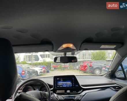 Серый Тойота C-HR, объемом двигателя 1.2 л и пробегом 58 тыс. км за 18200 $, фото 15 на Automoto.ua