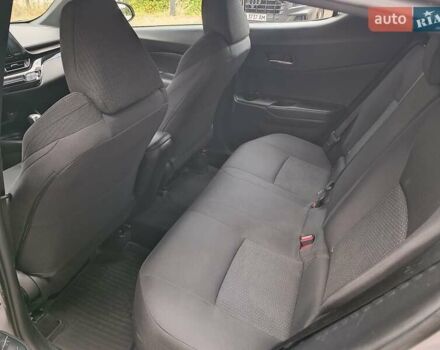 Тойота C-HR 2016 у Львові на Automoto.ua Сірий Тойота C-HR, об'ємом двигуна 1.2 л та пробігом 96 тис. км за 17500 $, фото 12 на Automoto.ua