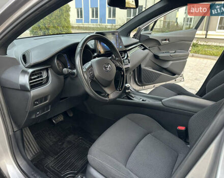 Сірий Тойота C-HR, об'ємом двигуна 1.2 л та пробігом 42 тис. км за 18950 $, фото 80 на Automoto.ua