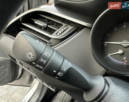 Сірий Тойота C-HR, об'ємом двигуна 1.2 л та пробігом 42 тис. км за 18950 $, фото 90 на Automoto.ua