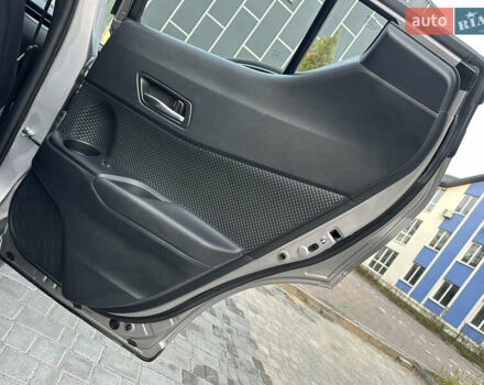 Сірий Тойота C-HR, об'ємом двигуна 1.2 л та пробігом 42 тис. км за 18950 $, фото 127 на Automoto.ua