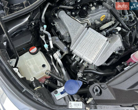 Сірий Тойота C-HR, об'ємом двигуна 1.2 л та пробігом 42 тис. км за 18950 $, фото 142 на Automoto.ua