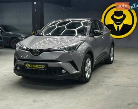 Серый Тойота C-HR, объемом двигателя 1.2 л и пробегом 41 тыс. км за 23000 $, фото 2 на Automoto.ua