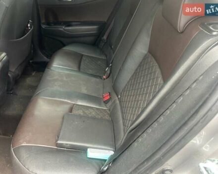 Серый Тойота C-HR, объемом двигателя 1.2 л и пробегом 137 тыс. км за 17500 $, фото 11 на Automoto.ua