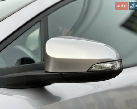 Сірий Тойота C-HR, об'ємом двигуна 1.2 л та пробігом 42 тис. км за 18950 $, фото 24 на Automoto.ua