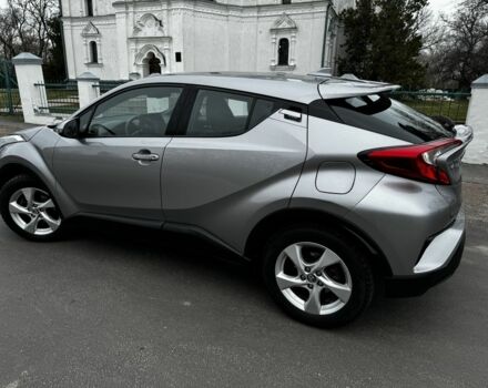 Серый Тойота C-HR, объемом двигателя 0.12 л и пробегом 111 тыс. км за 16500 $, фото 3 на Automoto.ua