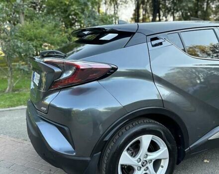 Серый Тойота C-HR, объемом двигателя 1.2 л и пробегом 112 тыс. км за 16800 $, фото 9 на Automoto.ua