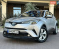 Серый Тойота C-HR, объемом двигателя 1.8 л и пробегом 90 тыс. км за 19999 $, фото 5 на Automoto.ua
