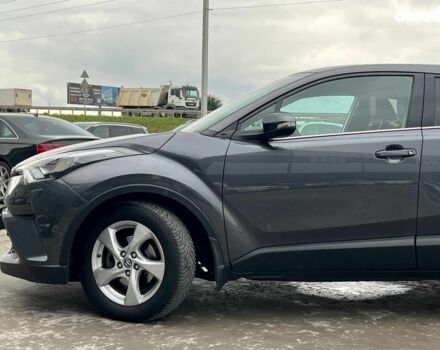 Сірий Тойота C-HR, об'ємом двигуна 1.2 л та пробігом 108 тис. км за 19290 $, фото 2 на Automoto.ua