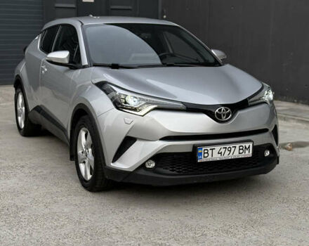 Серый Тойота C-HR, объемом двигателя 1.2 л и пробегом 88 тыс. км за 20800 $, фото 1 на Automoto.ua