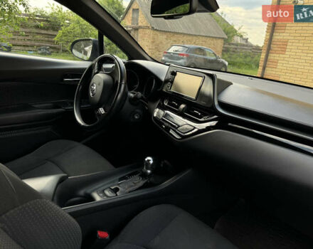 Сірий Тойота C-HR, об'ємом двигуна 1.99 л та пробігом 133 тис. км за 15499 $, фото 1 на Automoto.ua