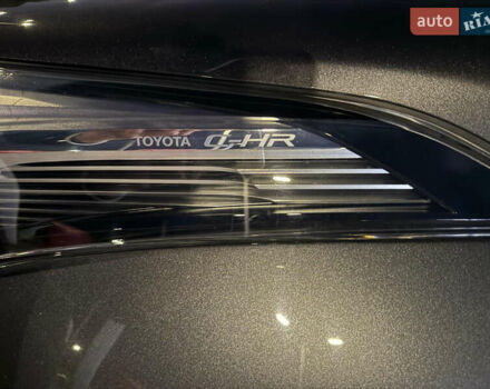 Серый Тойота C-HR, объемом двигателя 1.2 л и пробегом 143 тыс. км за 17200 $, фото 16 на Automoto.ua