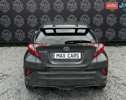 Серый Тойота C-HR, объемом двигателя 2 л и пробегом 115 тыс. км за 16900 $, фото 4 на Automoto.ua