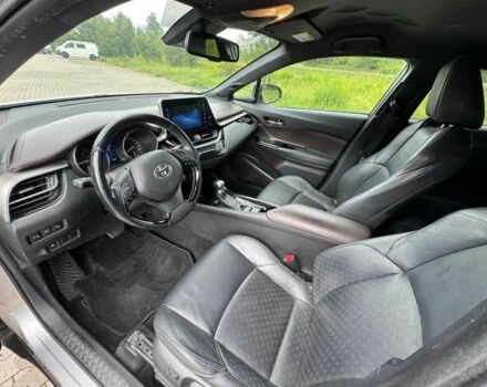 Серый Тойота C-HR, объемом двигателя 1.2 л и пробегом 112 тыс. км за 12800 $, фото 5 на Automoto.ua