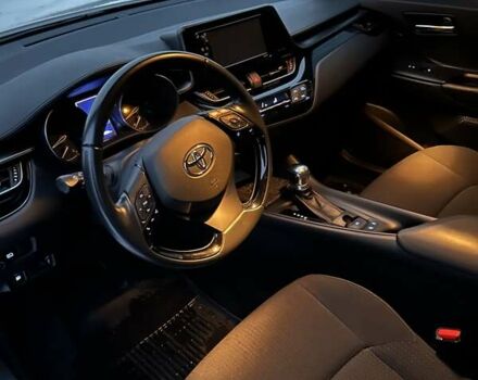 Сірий Тойота C-HR, об'ємом двигуна 1.99 л та пробігом 105 тис. км за 18000 $, фото 14 на Automoto.ua