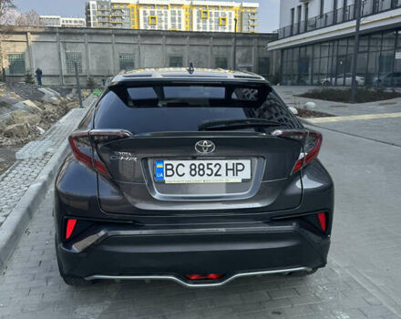 Серый Тойота C-HR, объемом двигателя 1.2 л и пробегом 106 тыс. км за 21400 $, фото 6 на Automoto.ua