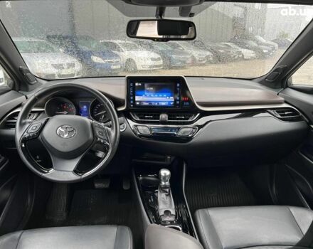 Сірий Тойота C-HR, об'ємом двигуна 1.2 л та пробігом 108 тис. км за 19290 $, фото 36 на Automoto.ua