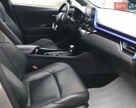 Серый Тойота C-HR, объемом двигателя 1.8 л и пробегом 69 тыс. км за 20700 $, фото 25 на Automoto.ua