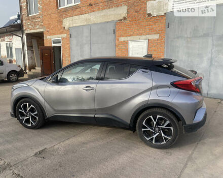 Серый Тойота C-HR, объемом двигателя 1.8 л и пробегом 112 тыс. км за 22999 $, фото 1 на Automoto.ua