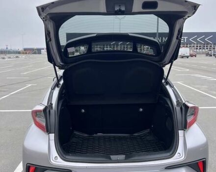 Серый Тойота C-HR, объемом двигателя 1.2 л и пробегом 55 тыс. км за 23200 $, фото 8 на Automoto.ua