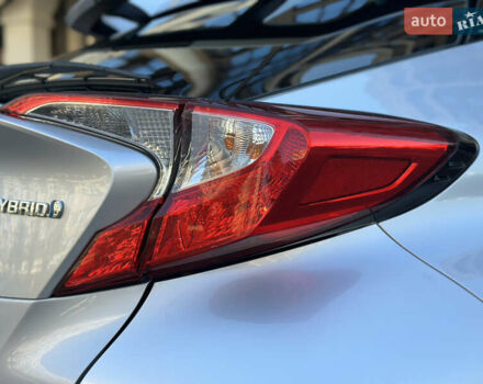 Серый Тойота C-HR, объемом двигателя 1.8 л и пробегом 90 тыс. км за 19999 $, фото 21 на Automoto.ua