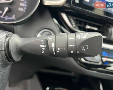 Серый Тойота C-HR, объемом двигателя 1.2 л и пробегом 108 тыс. км за 19290 $, фото 25 на Automoto.ua