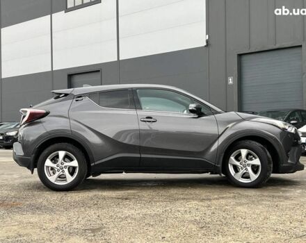 Сірий Тойота C-HR, об'ємом двигуна 1.2 л та пробігом 108 тис. км за 19290 $, фото 9 на Automoto.ua