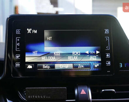 Серый Тойота C-HR, объемом двигателя 1.2 л и пробегом 89 тыс. км за 18500 $, фото 29 на Automoto.ua