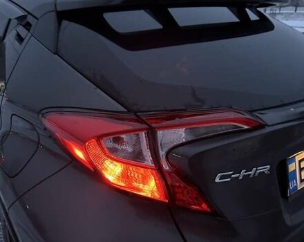 Сірий Тойота C-HR, об'ємом двигуна 1.99 л та пробігом 105 тис. км за 18000 $, фото 7 на Automoto.ua