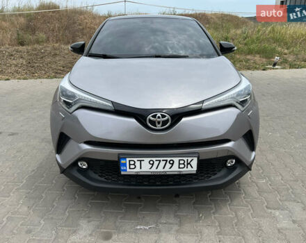 Серый Тойота C-HR, объемом двигателя 1.2 л и пробегом 50 тыс. км за 22000 $, фото 2 на Automoto.ua