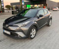 Серый Тойота C-HR, объемом двигателя 1.2 л и пробегом 143 тыс. км за 17200 $, фото 1 на Automoto.ua