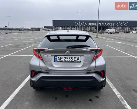 Серый Тойота C-HR, объемом двигателя 1.2 л и пробегом 55 тыс. км за 23200 $, фото 10 на Automoto.ua