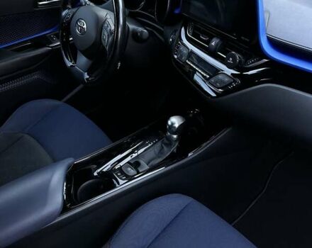 Серый Тойота C-HR, объемом двигателя 1.2 л и пробегом 112 тыс. км за 16800 $, фото 17 на Automoto.ua
